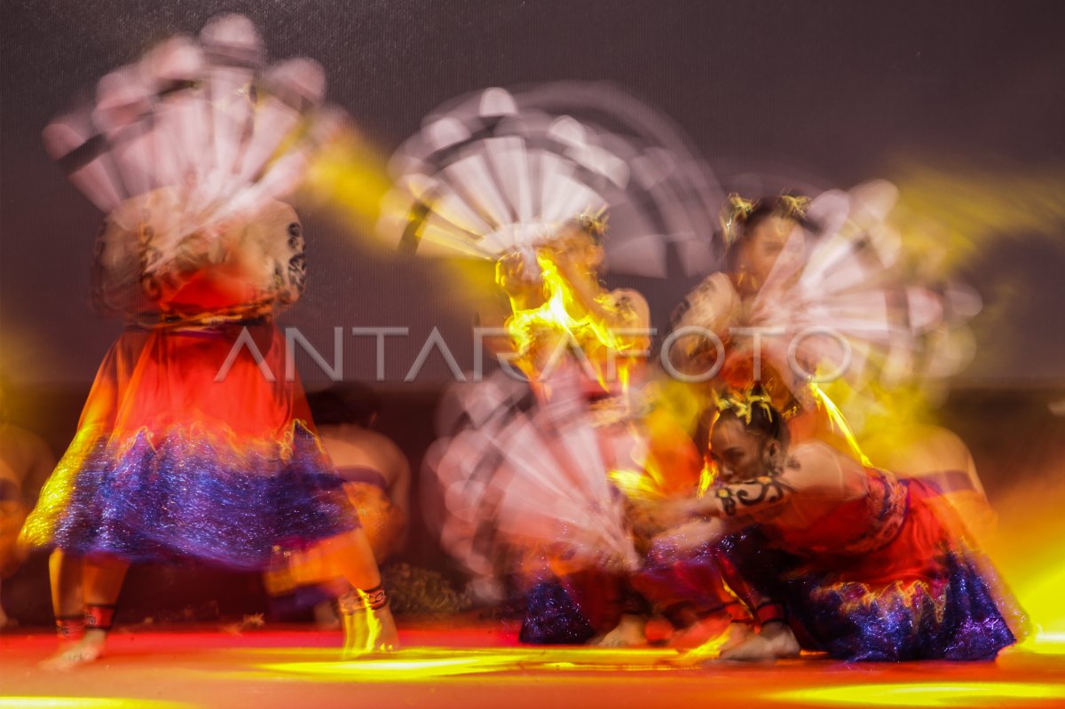 LOMBA TARIAN TRADISIONAL DAYAK KALTENG