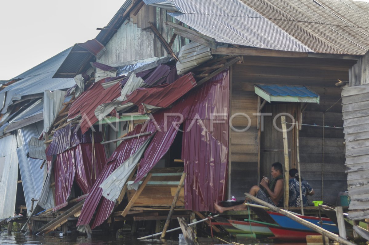 KORBAN KAPAL TONGKANG TUNTUT GANTI RUGI | ANTARA Foto