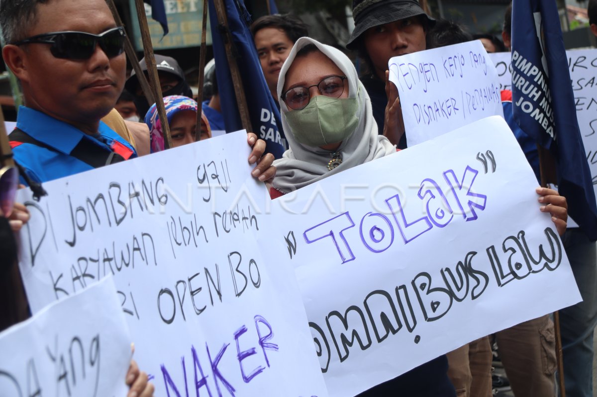 Demo Buruh Di Jombang | ANTARA Foto