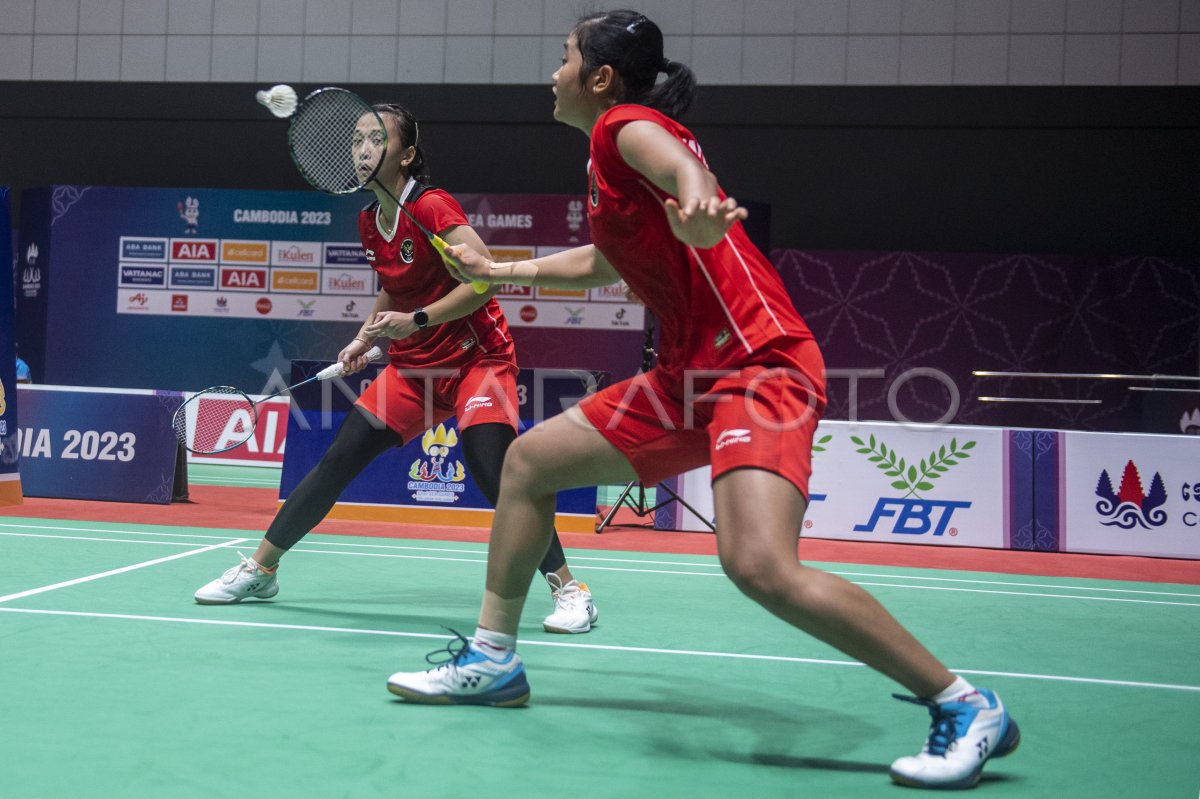 Medali Emas Bulu Tangkis Ganda Putri Sea Games Antara Foto