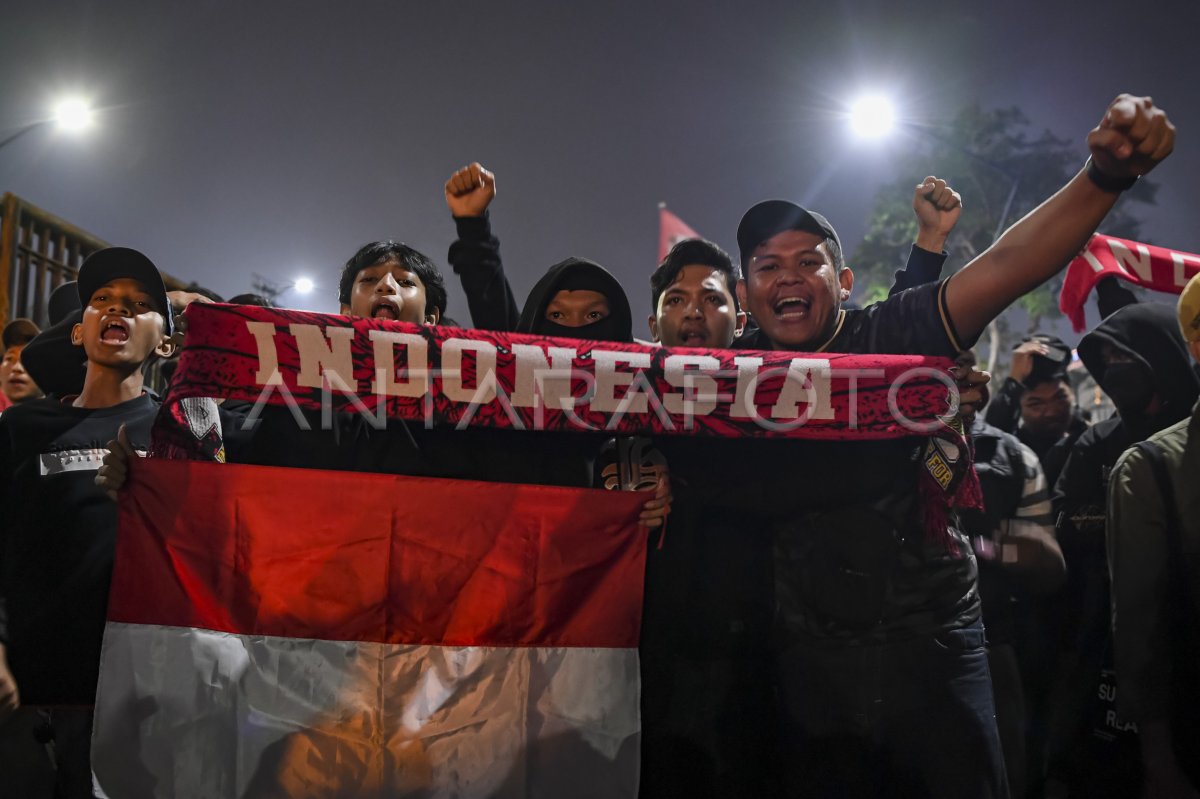 Suporter Indonesia sambut kedatangan Timnas U-22