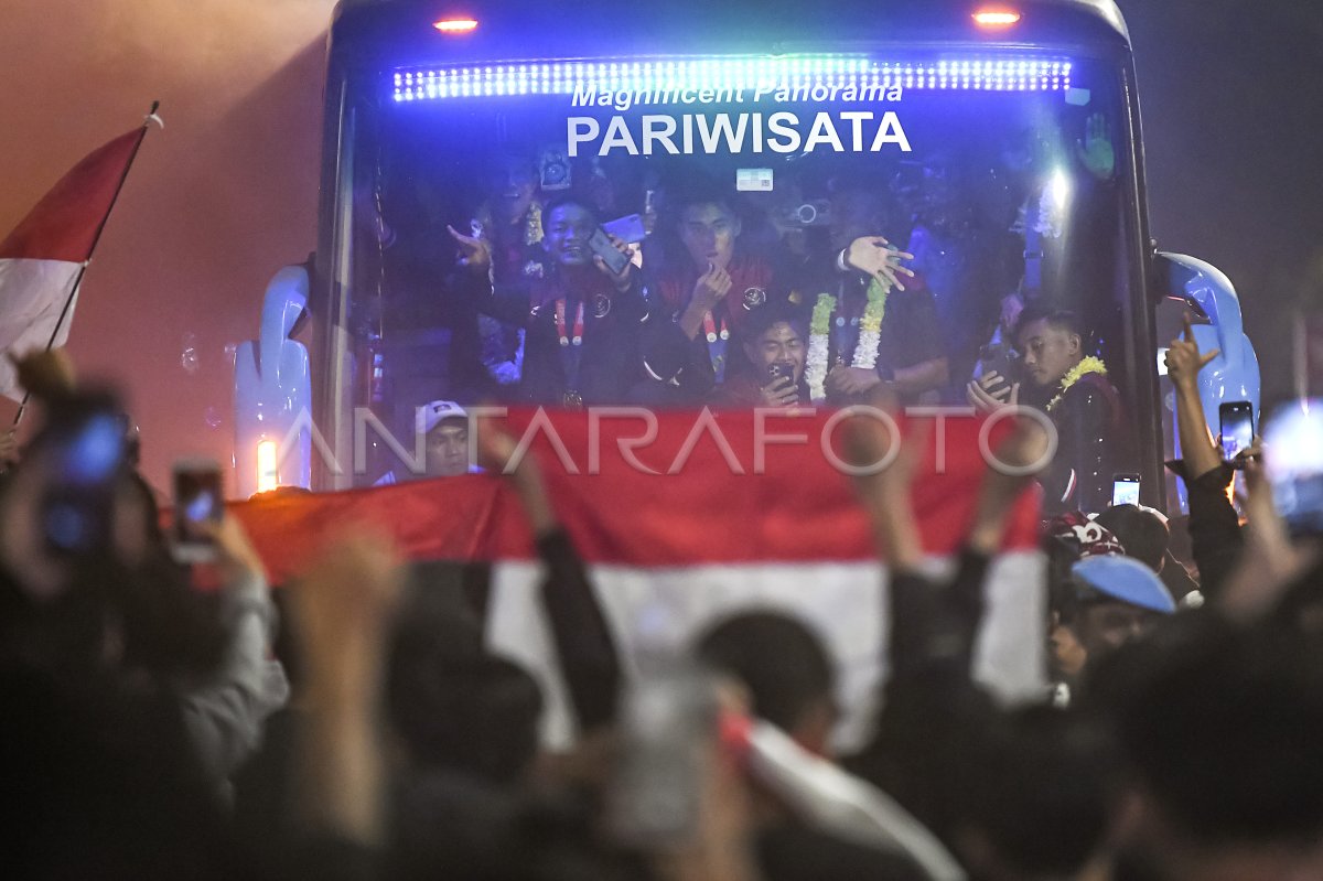 Suporter Indonesia sambut kedatangan Timnas U-22