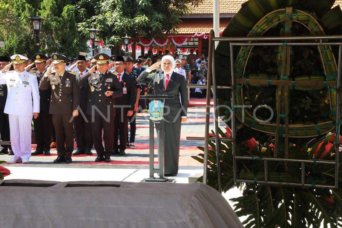 Gubernur Jawa Timur ziarah makam dokter Soetomo