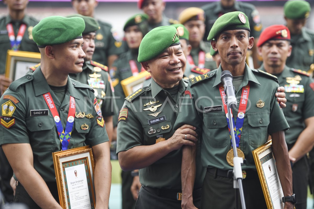 Kasad Berikan Penghargaan Pada Atlet TNI AD | ANTARA Foto