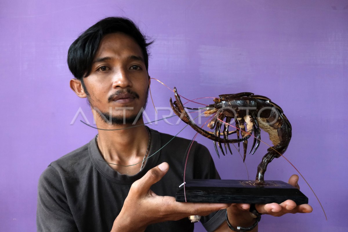 Kerajinan limbah tempurung kelapa