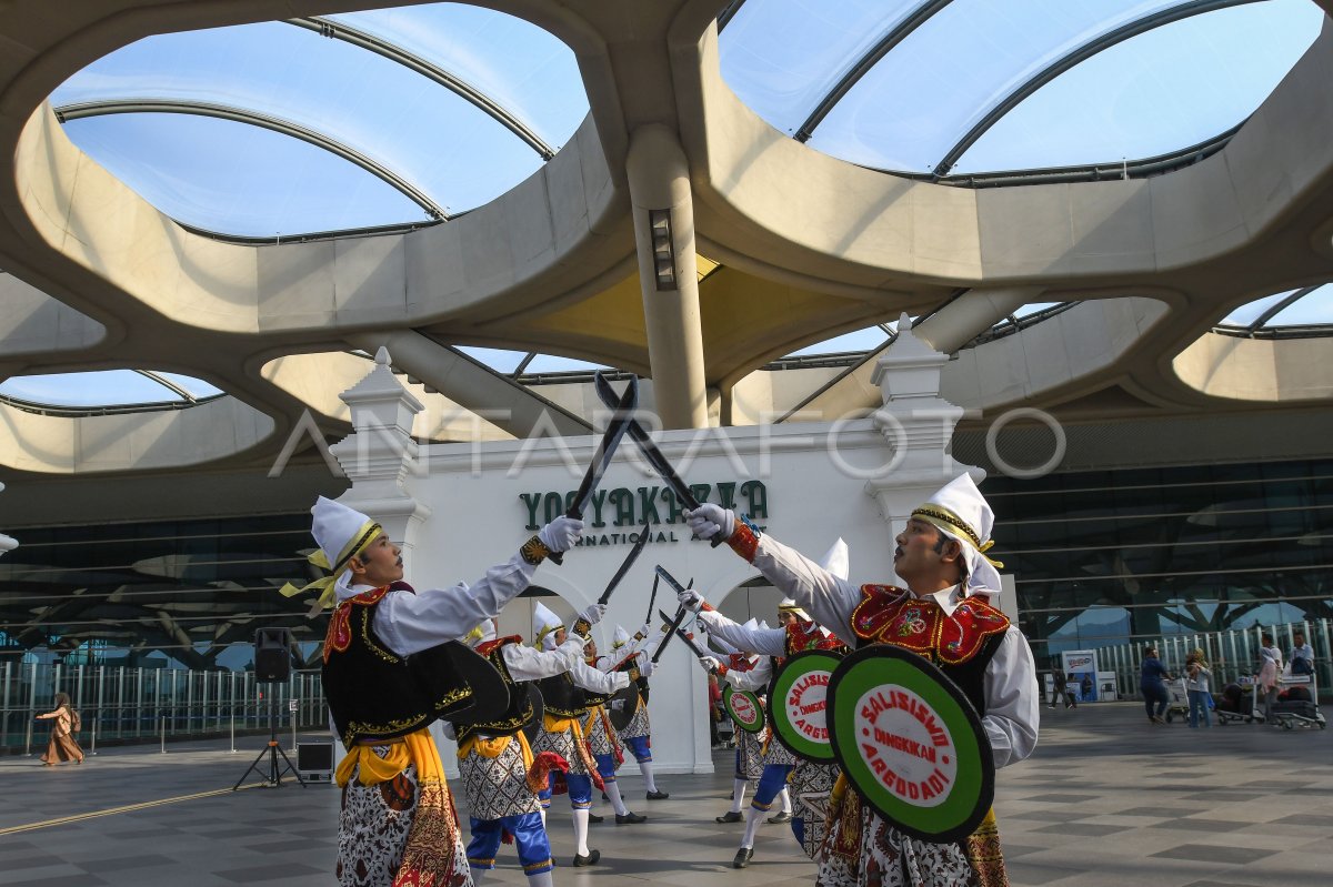 Gebyar budaya tradisional di Bandara Yogyakarta