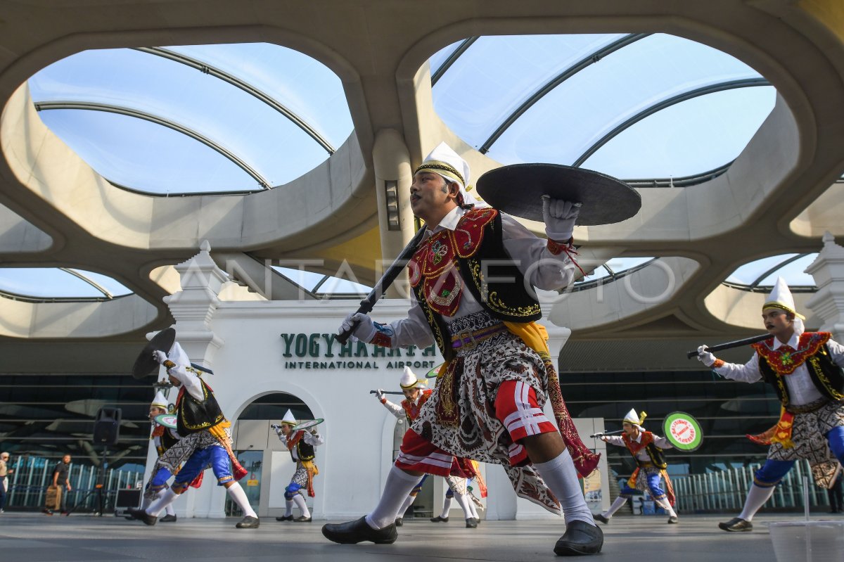 Gebyar budaya tradisional di Bandara Yogyakarta