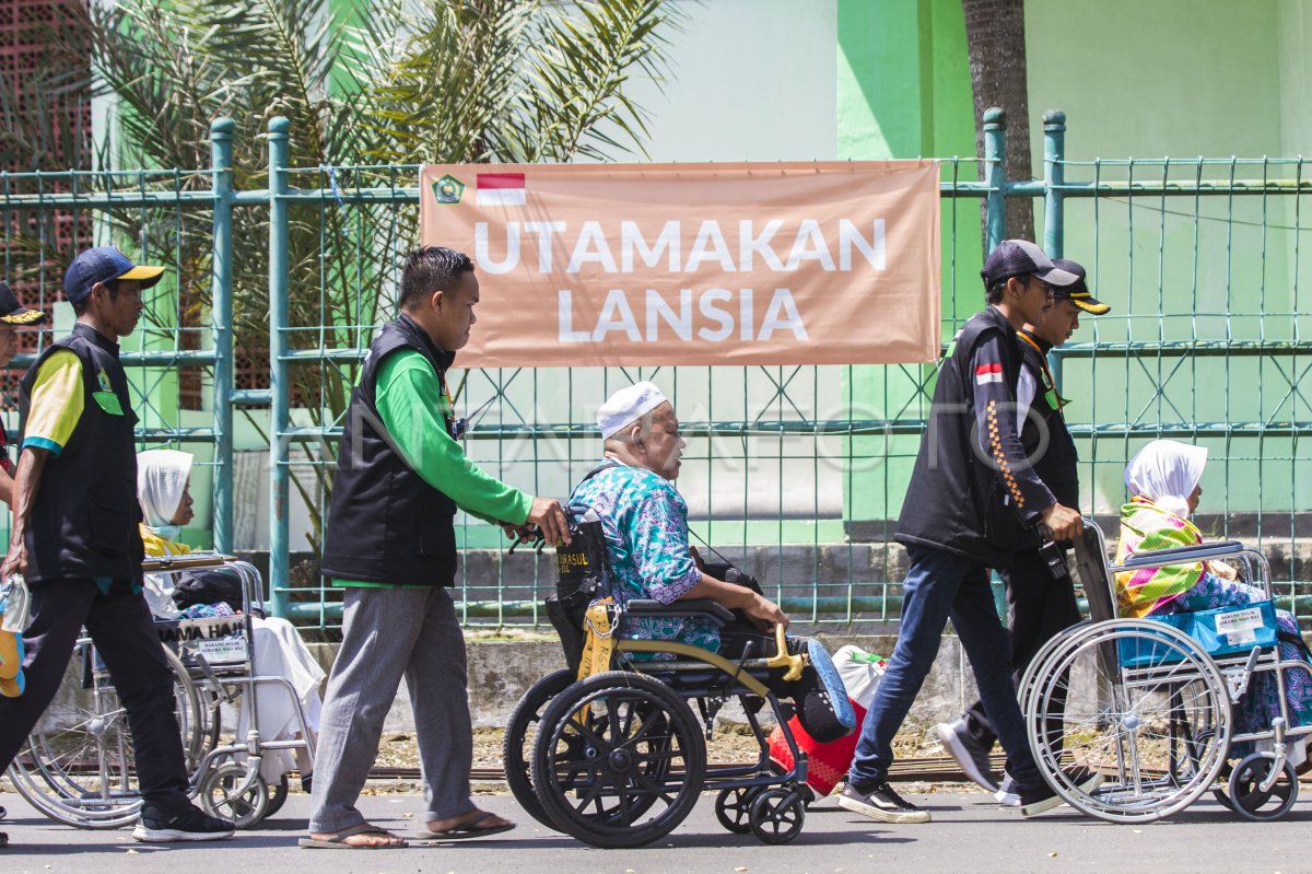 Keberangkatan pertama calon haji embarkasi Banjarmasin