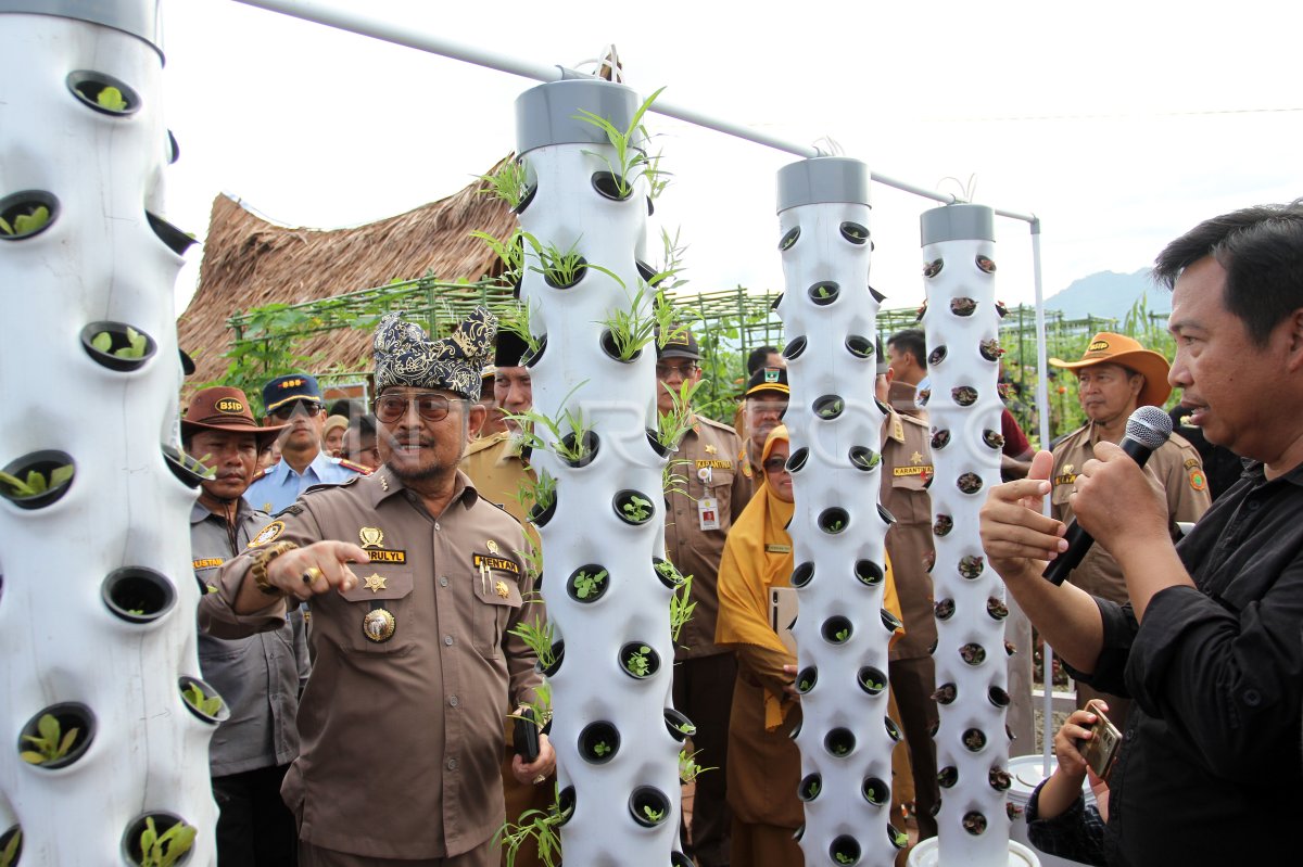 Peninjauan Penas Tani di Padang