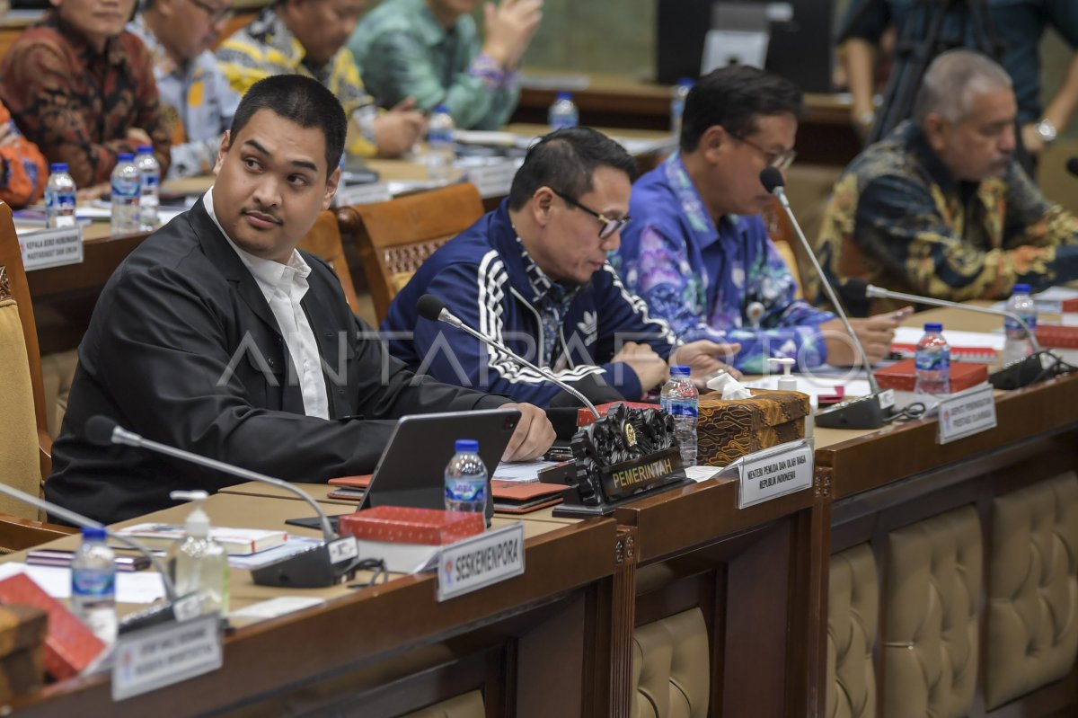 Rapat kerja Kemenpora dengan Komisi X DPR