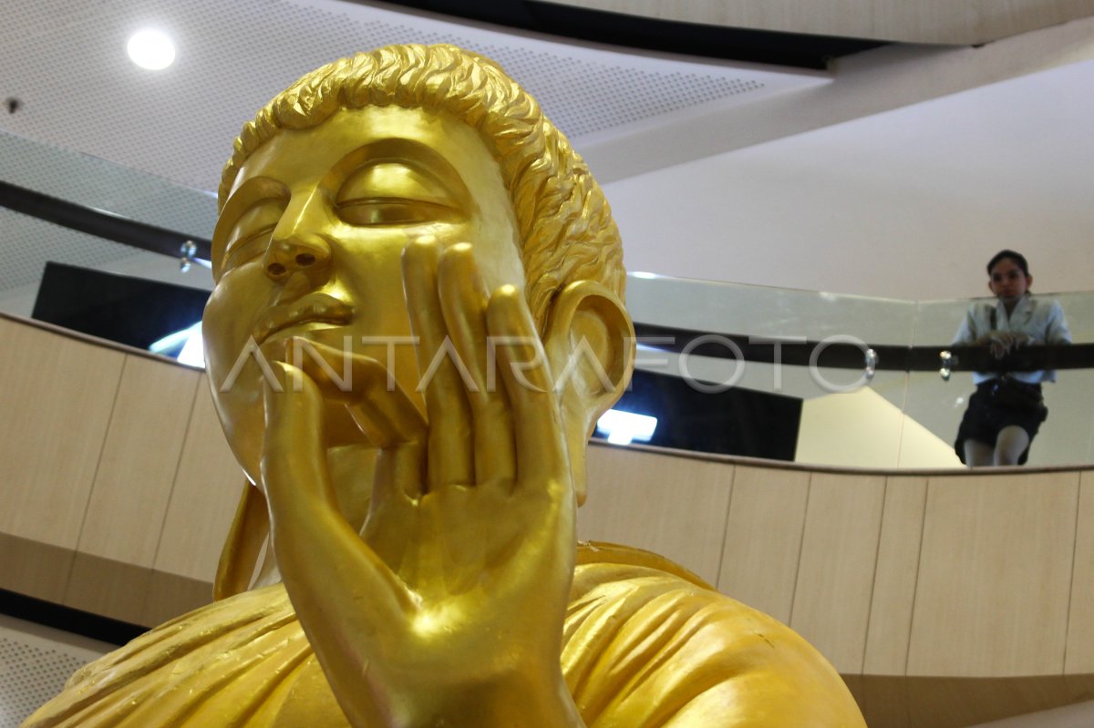 Rupang Buddha tertinggi dalam gedung