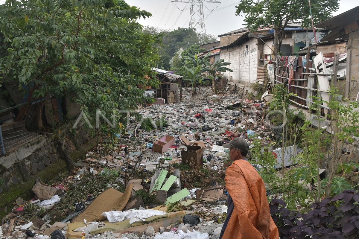 Kali sodetan Klender terbengkalai