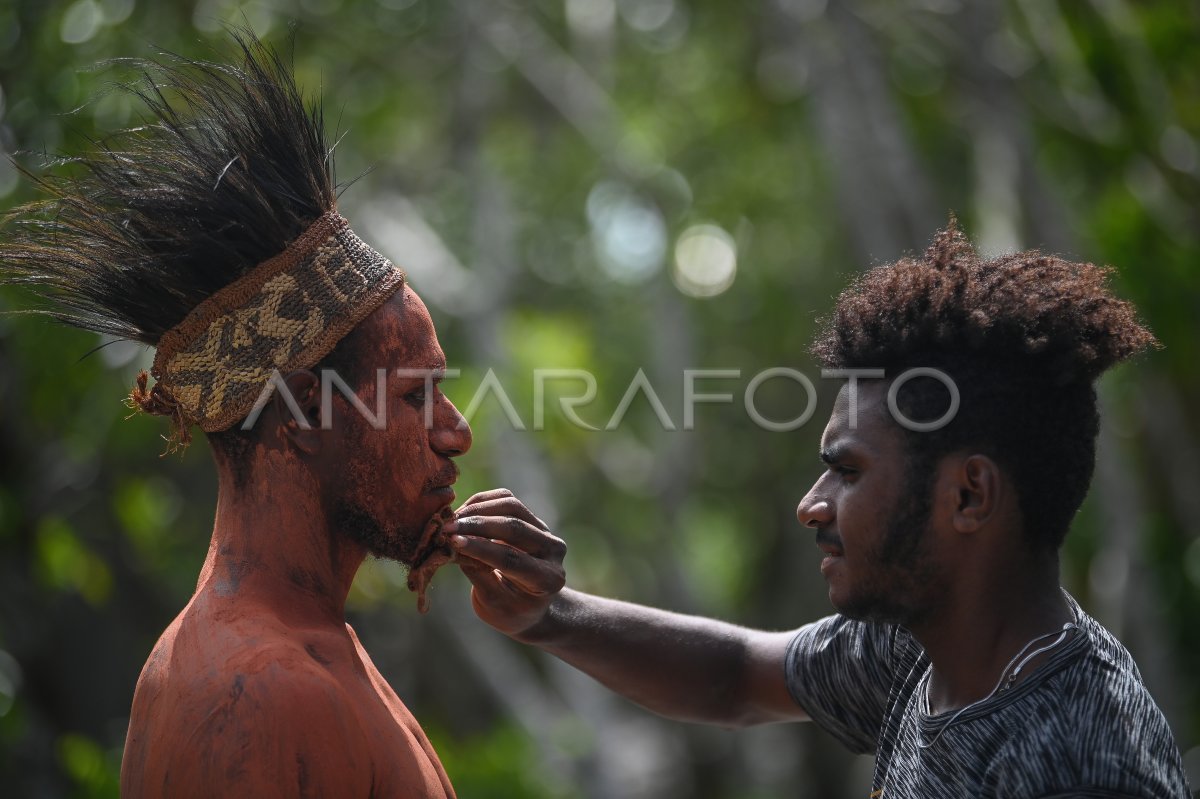 Masyarakat Suku Asmat di Papua Selatan