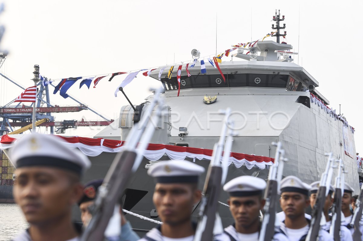 Peresmian dan pengukuhan KRI Bung Karno-369
