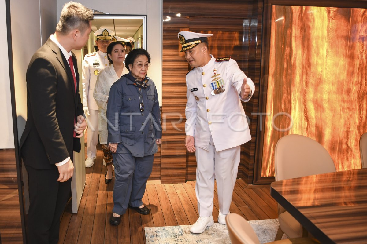 Peresmian dan pengukuhan KRI Bung Karno-369