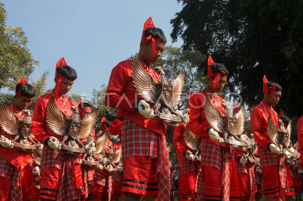 Upacara Budaya Grebeg Pancasila di Blitar