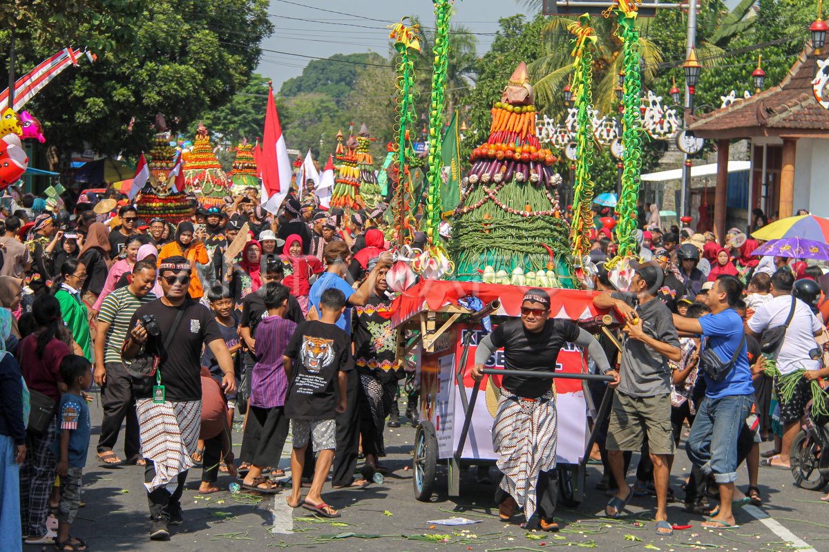 Upacara Budaya Grebeg Pancasila di Blitar