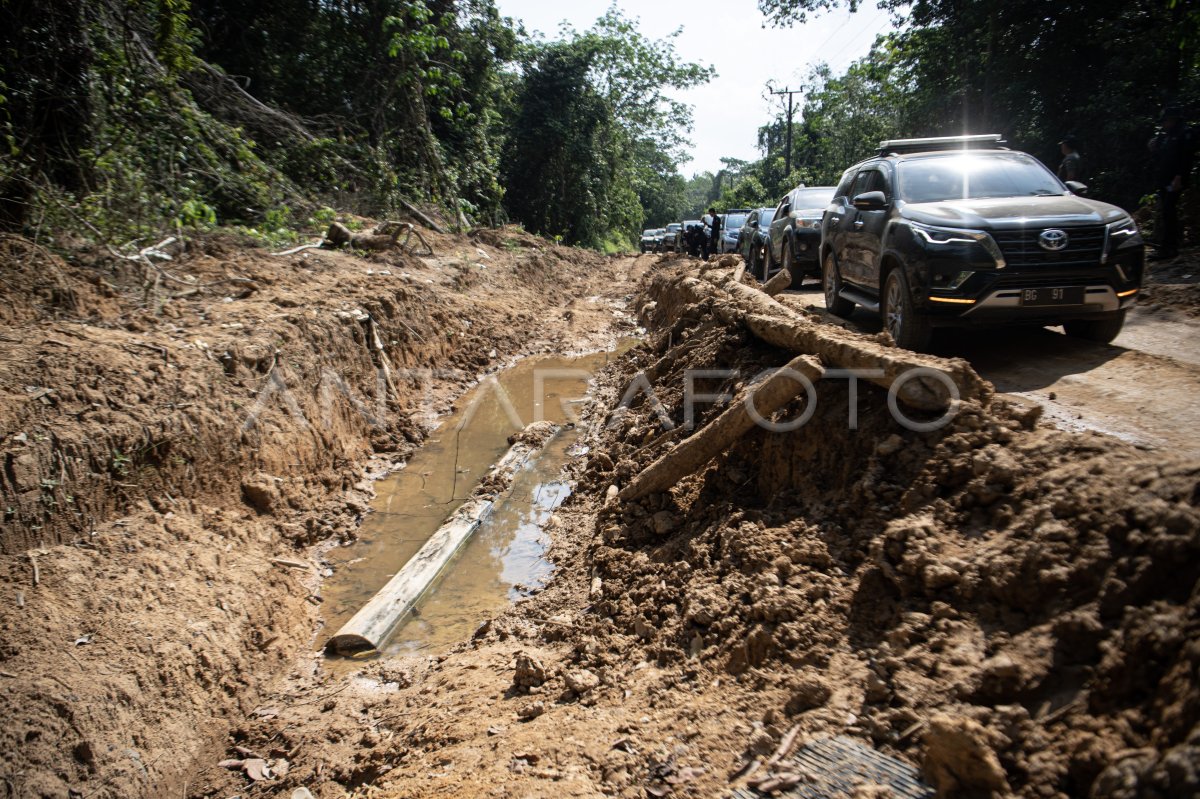 Jalan rusak di Cengal Ogan Komering Ilir