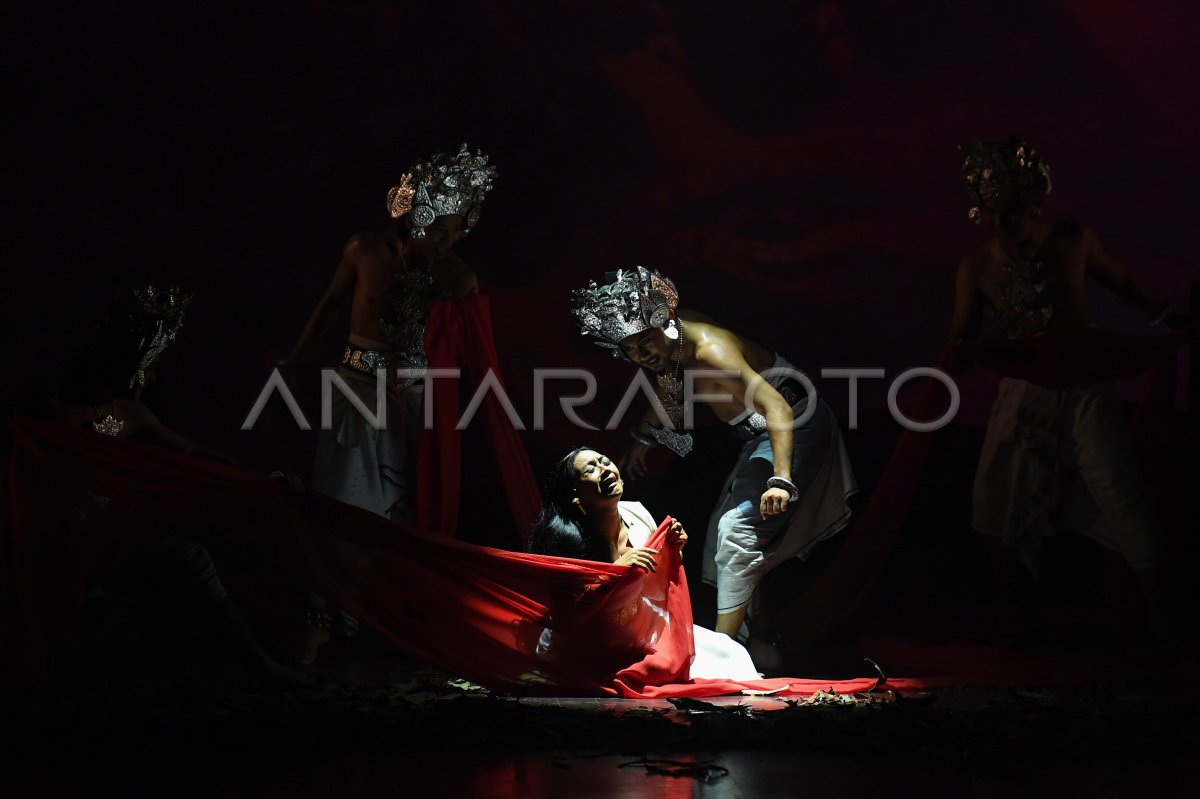 Pementasan Teater Monolog Drupadi