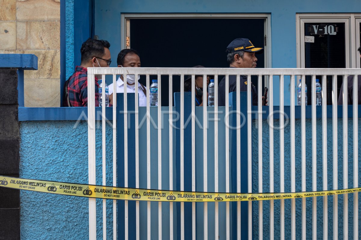 Pengungkapan pabrik pil ekstasi di Semarang