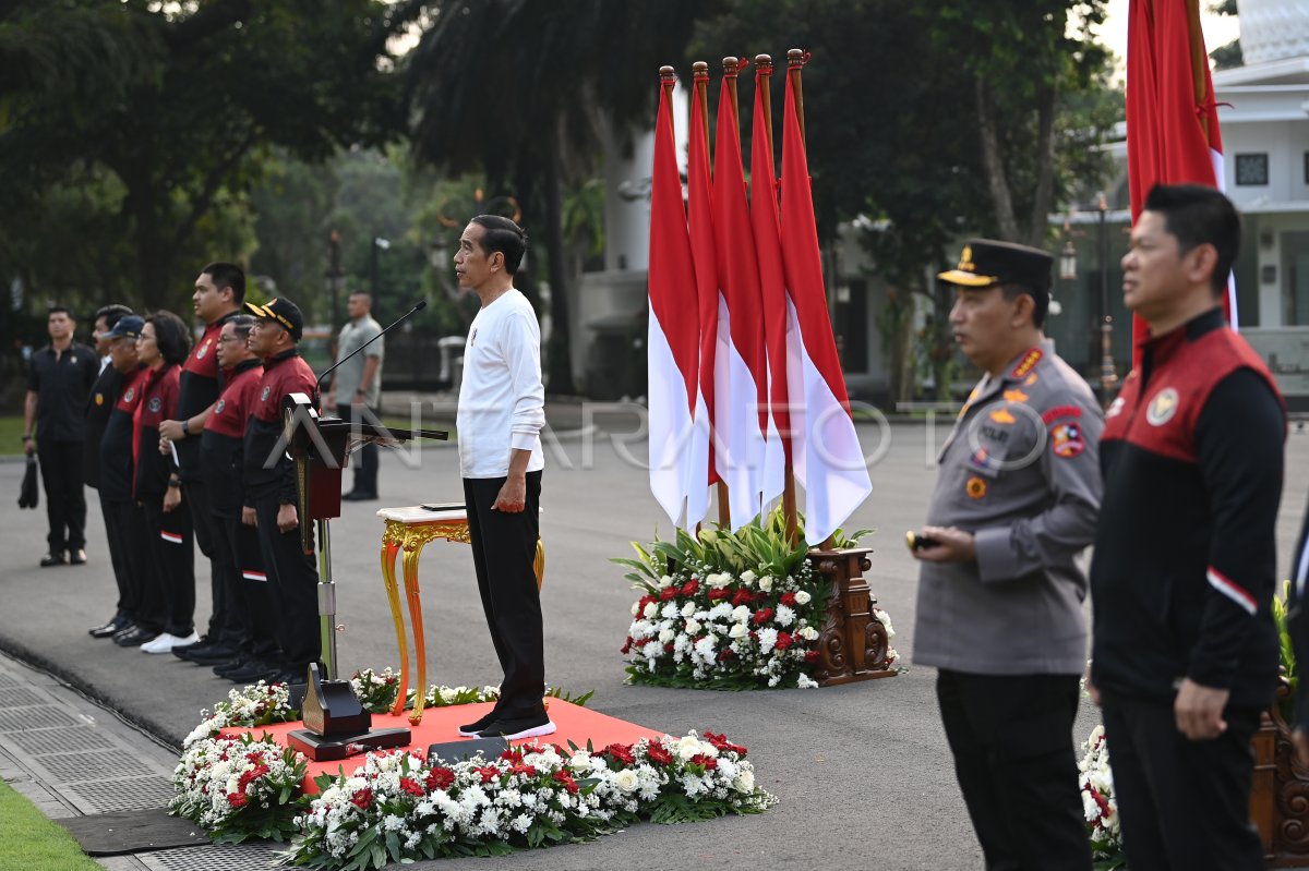 Presiden Joko Widodo serahkan bonus SEA Games 2023