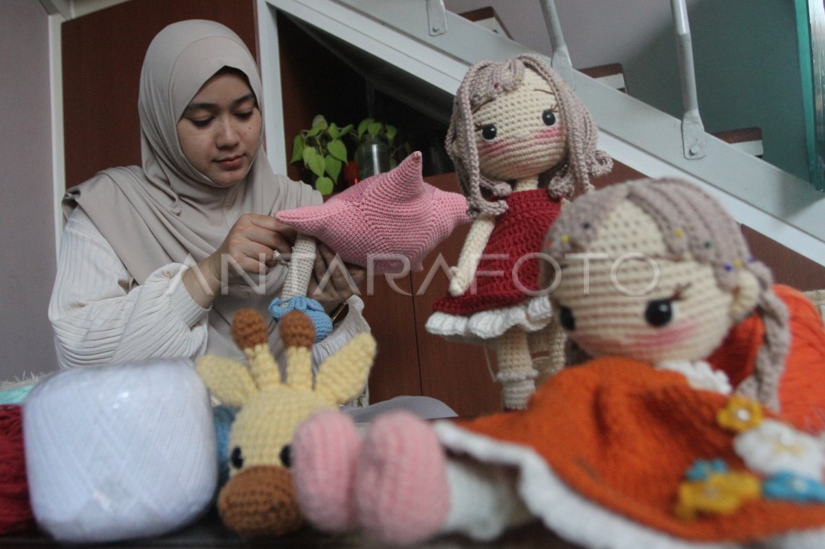 Kerajinan boneka amigurumi di Batu