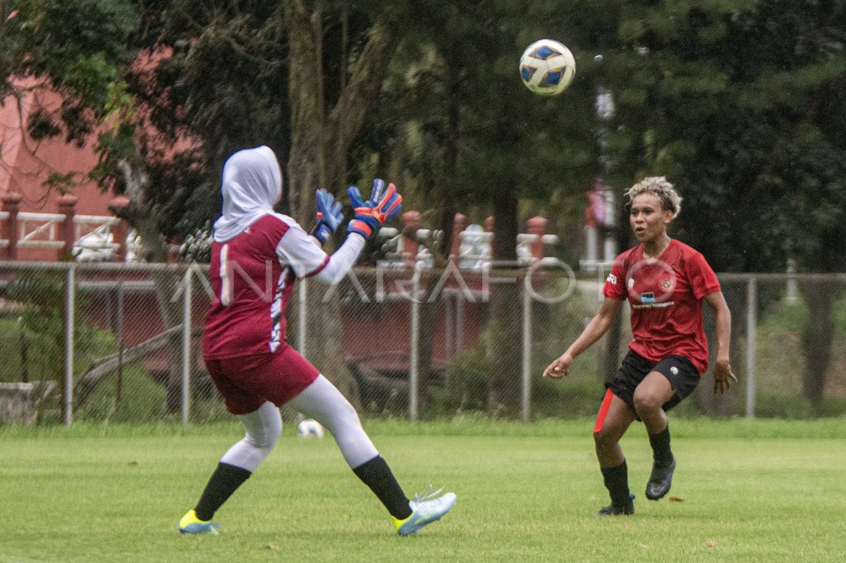 Uji Coba Timnas Wanita Indonesia U 19 Antara Foto 7239