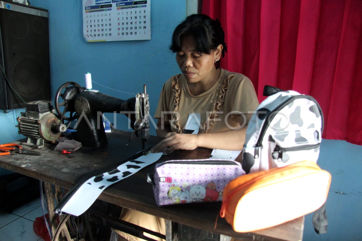 Permintaan tas tempat pensil di Jombang meningkat
