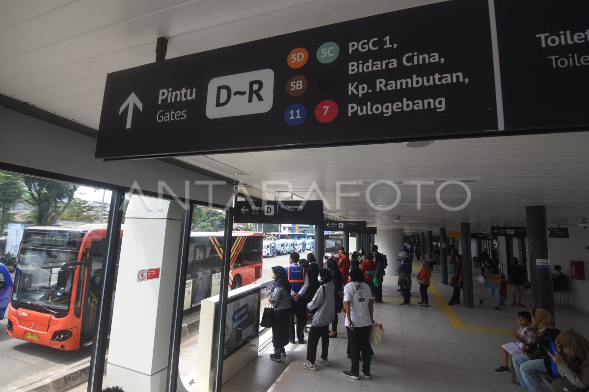 Halte TransJakarta Kampung Melayu Beroperasi Kembali | ANTARA Foto