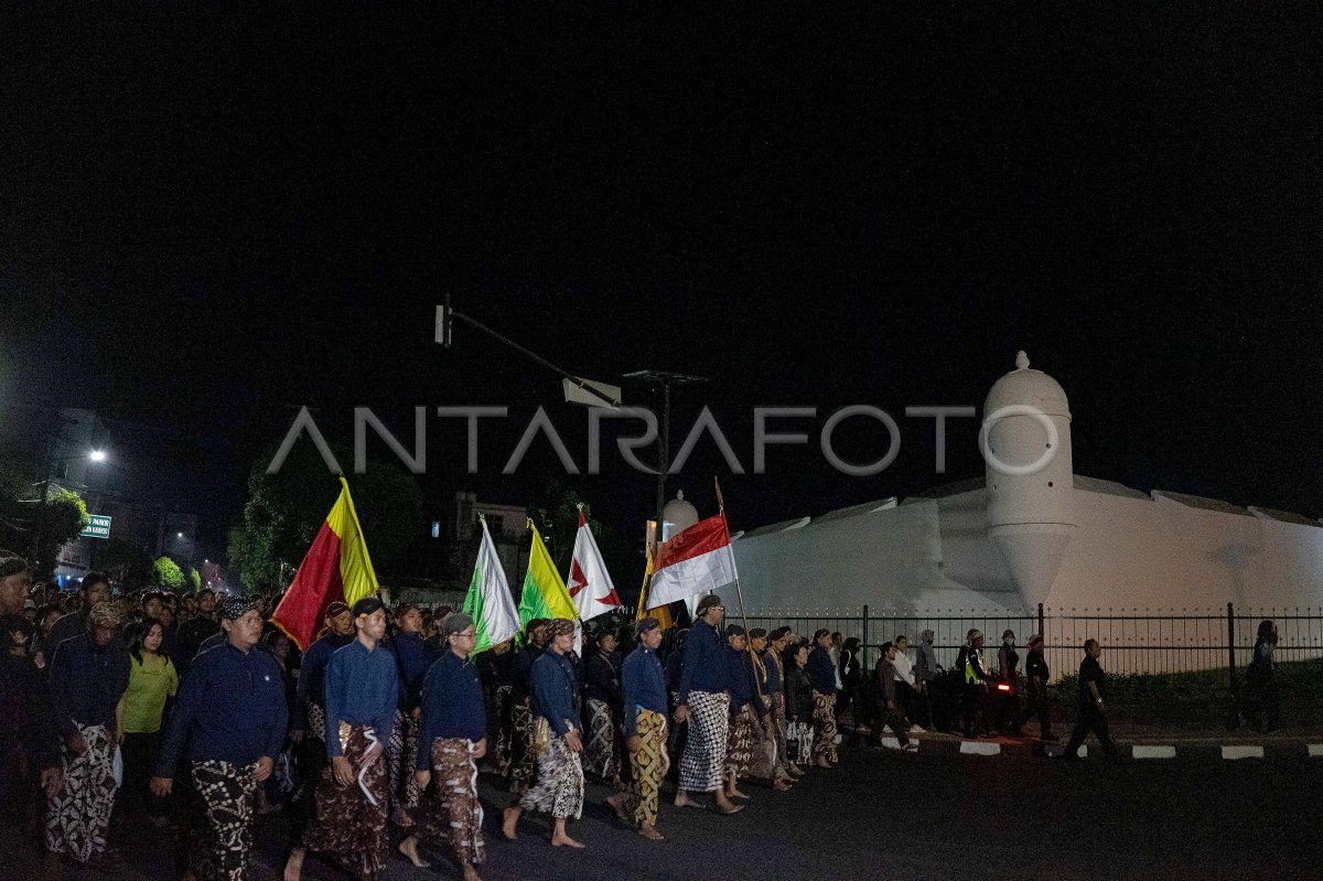 Lampah Budaya Mubeng Beteng Keraton Yogyakarta | ANTARA Foto