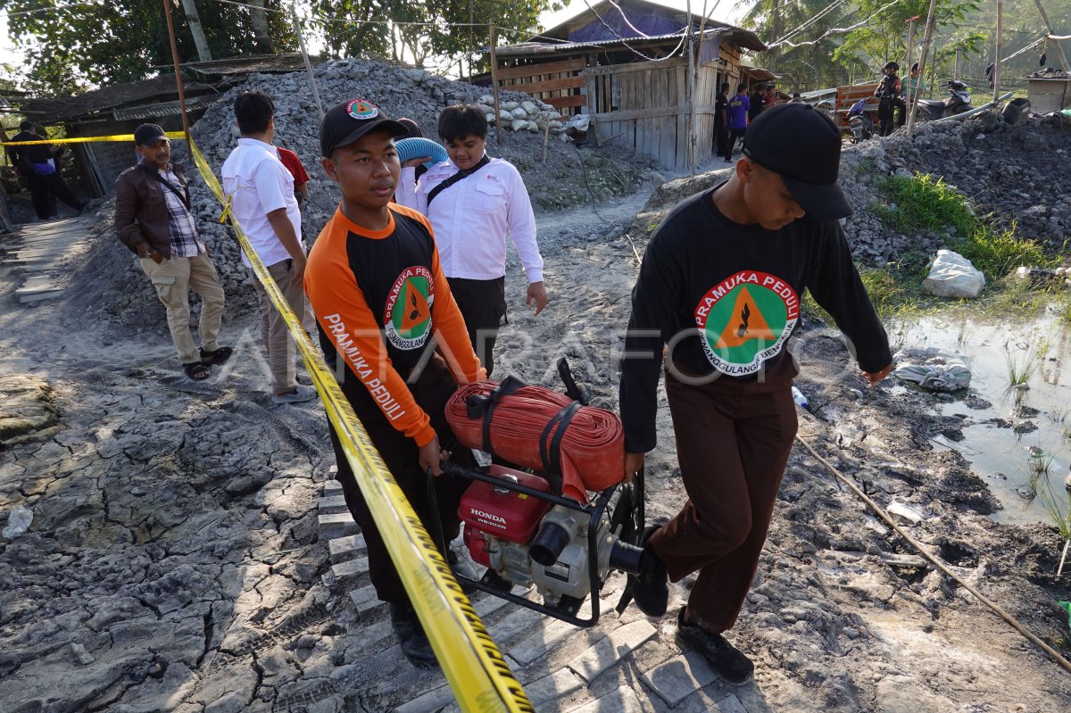 Lanjutan Proses Evakuasi Delapan Penambang Emas | ANTARA Foto