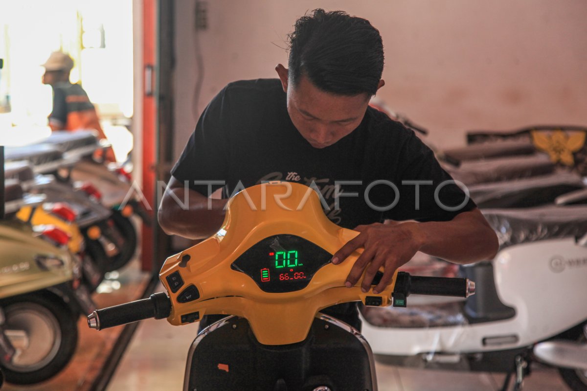 Rencana Evaluasi Insentif Subsidi Motor Listrik | ANTARA Foto