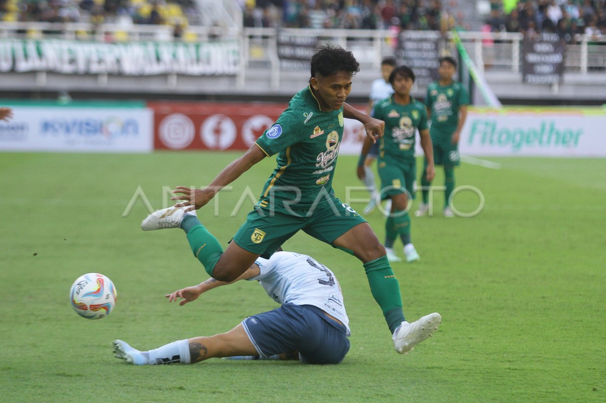 Persebaya menang lawan Persita