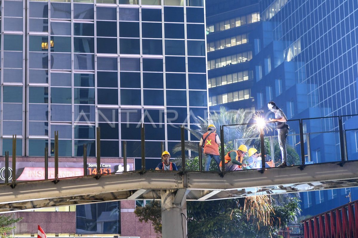 Revitalisasi halte Transjakarta Karet