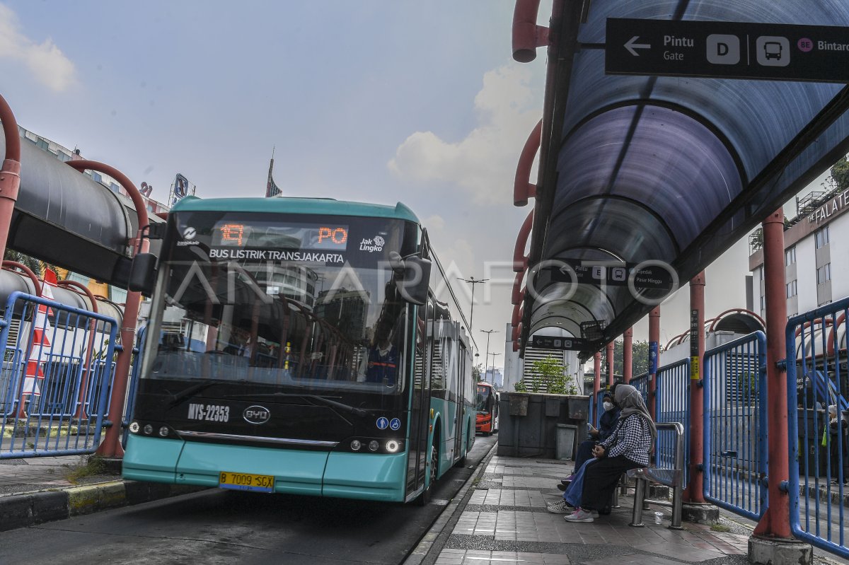 Transjakarta Targetkan 100 Bus Listrik Beroperasi | ANTARA Foto