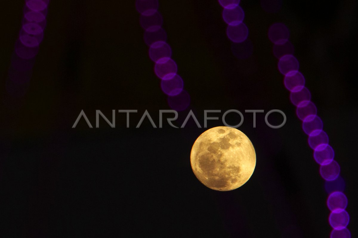 Fenomena Super Blue Moon Antara Foto