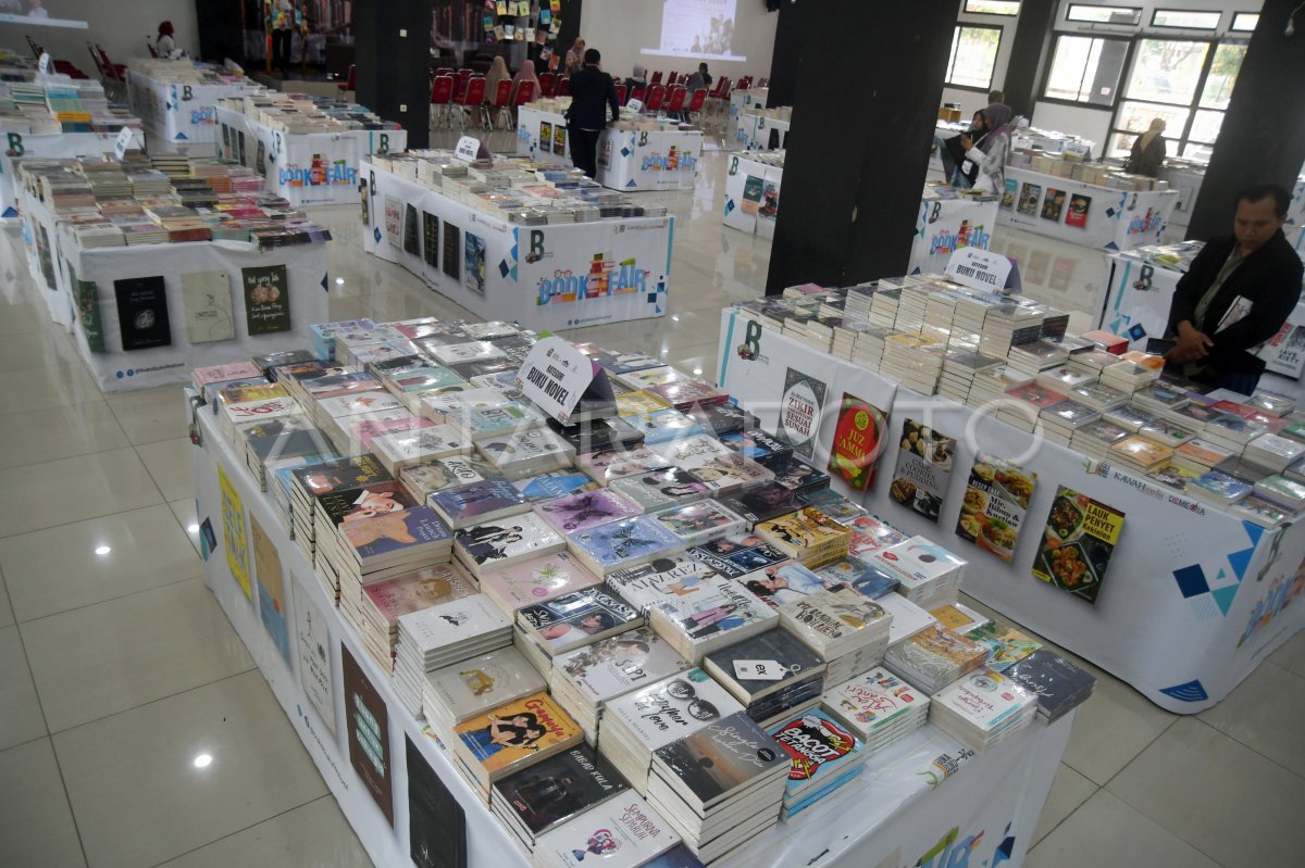 Pasar buku Taleus Bogor