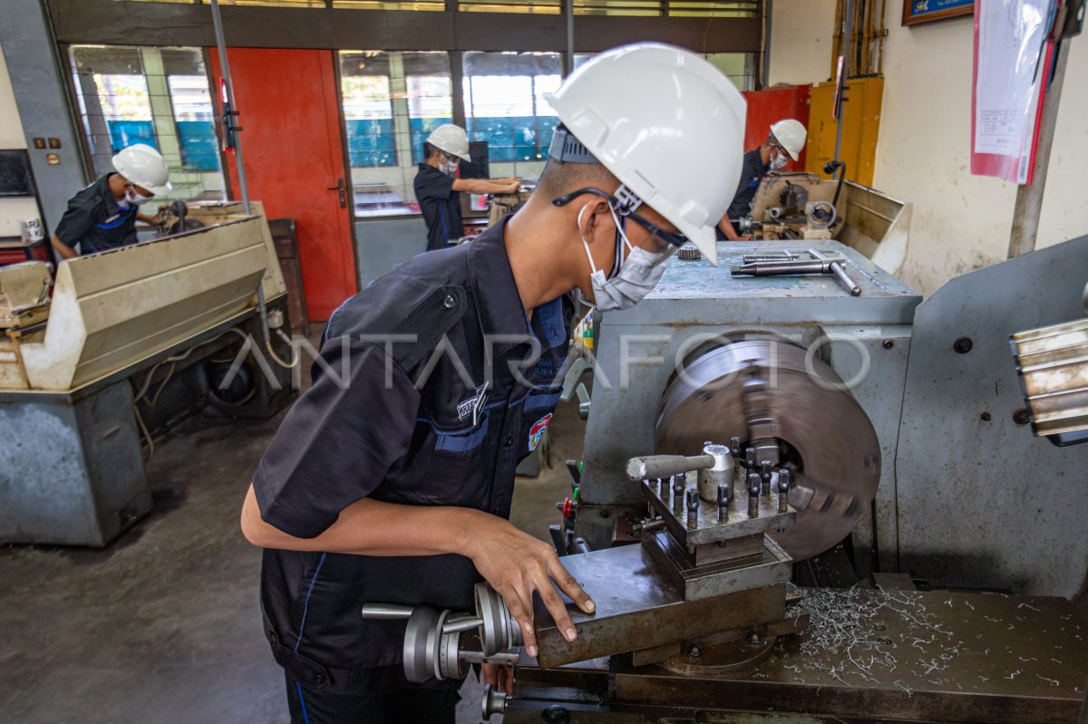 Sekolah gratis berbasis asrama SMK N Jawa Tengah