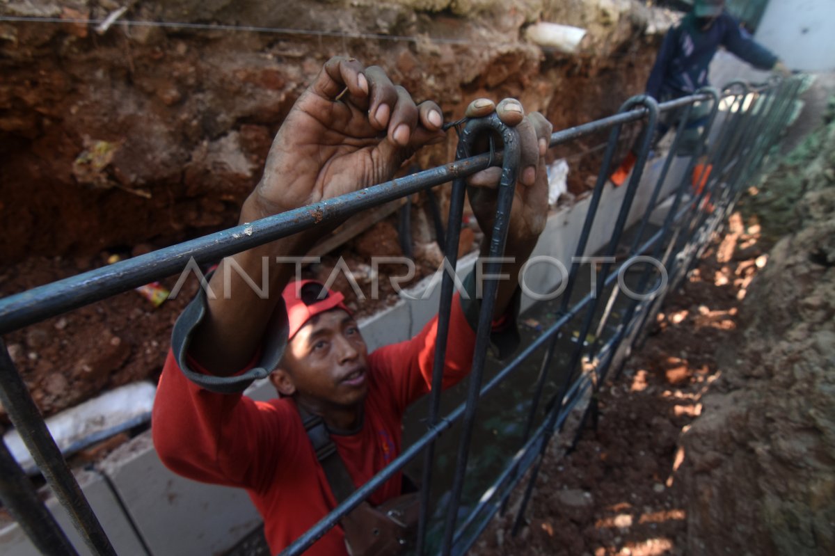 Perbaikan drainase persiapan musim hujan