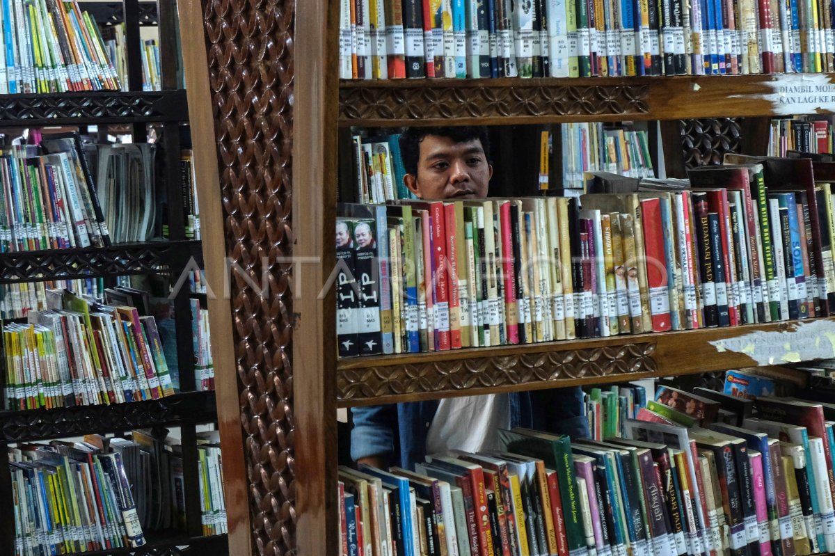 Hari kunjung perpustakaan di Solo