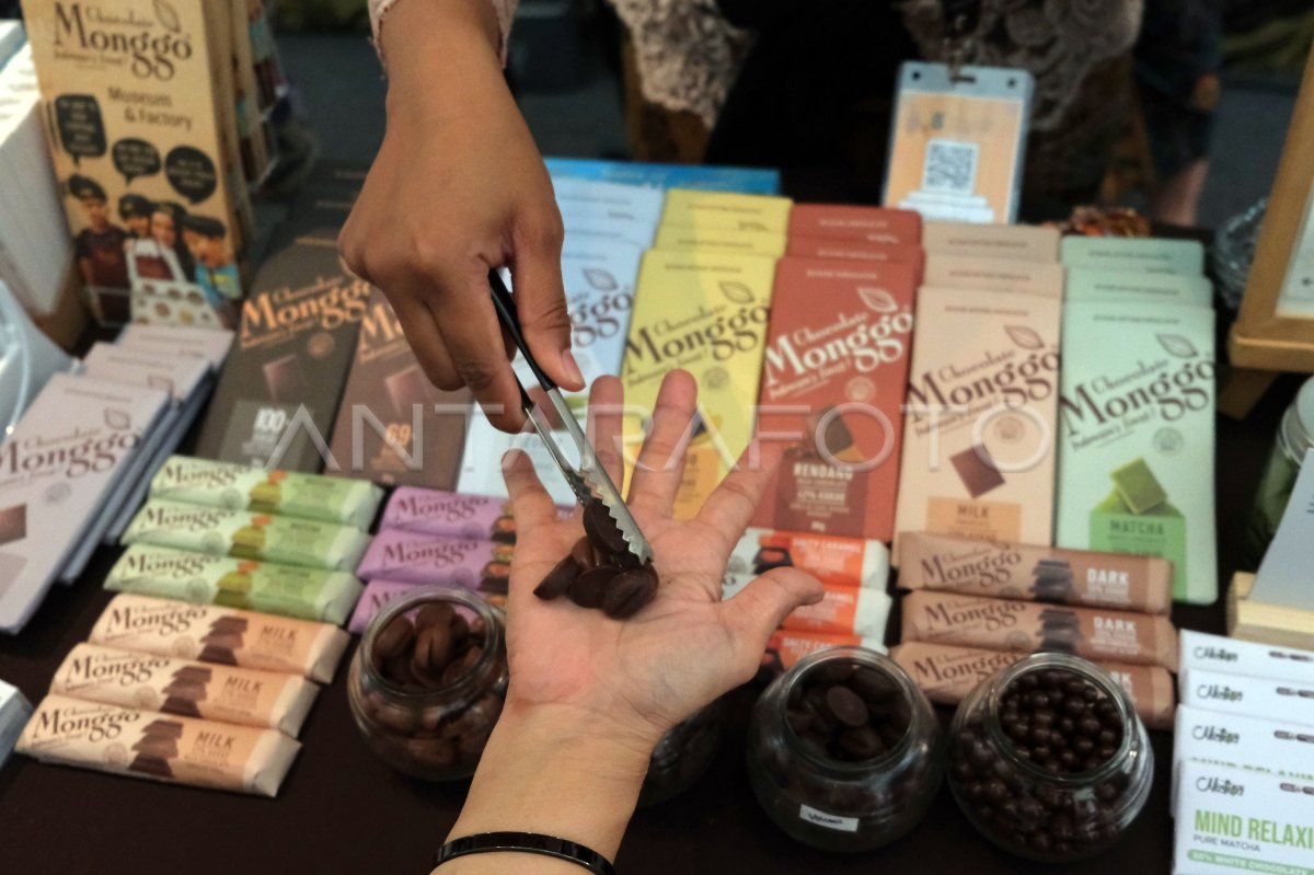 Pameran cokelat Indonesian International Cocoa Conference 2023