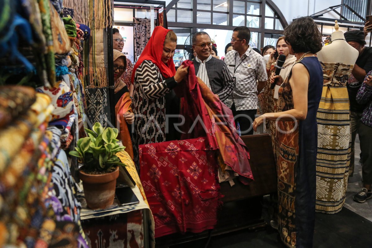 Pameran Pikat Wastra Nusantara dan Funky Kebaya