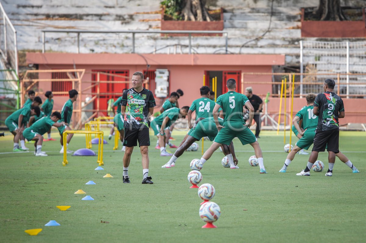 Pelatih baru Persebaya Surabaya