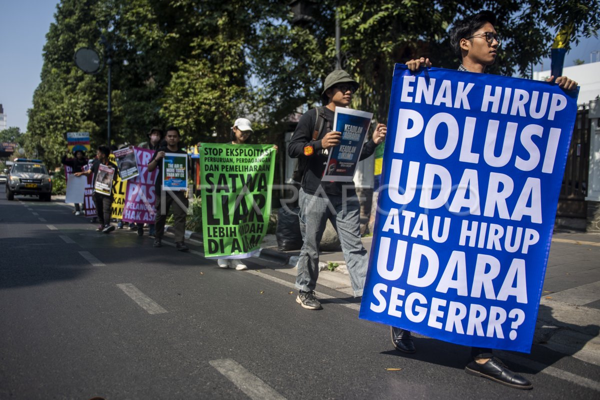 Aksi Simpatik Global Climate Strike Bandung | ANTARA Foto