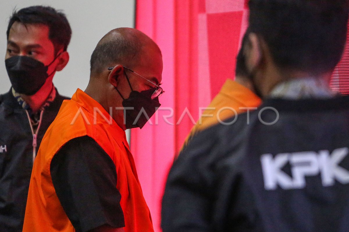 Penahanan tersangka kasus korupsi bansos