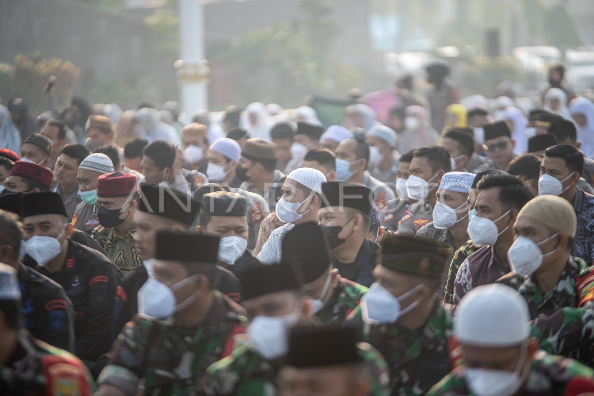 Shalat minta hujan di Palembang