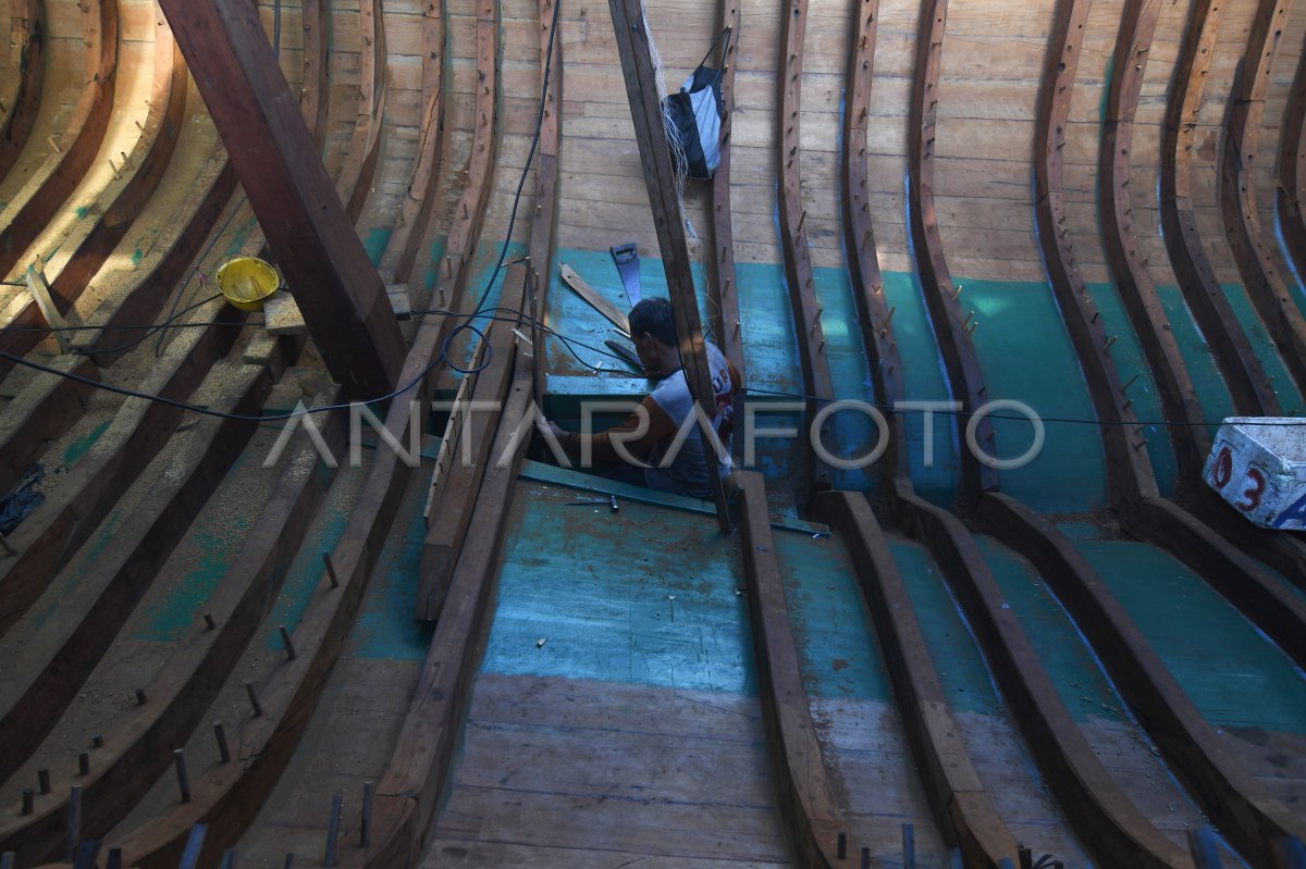 Pembuatan Kapal Kayu Antara Foto Pembuatan Kapal Kayu Antara Foto