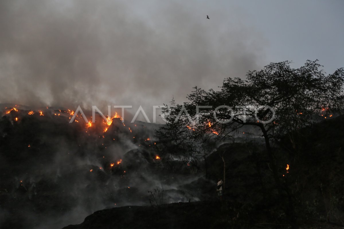 Kebakaran TPA Jatibarang Semarang