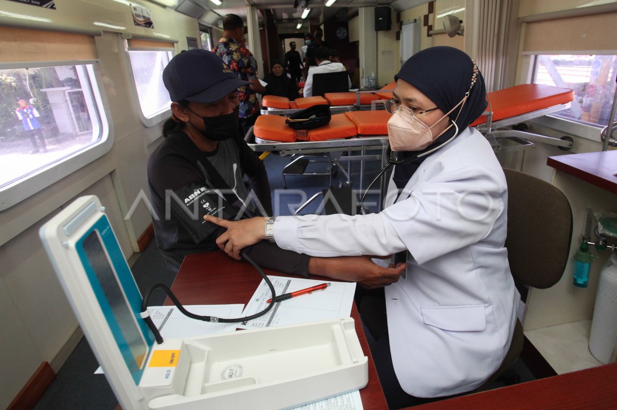 Pemeriksaan kesehatan gratis di kereta kesehatan