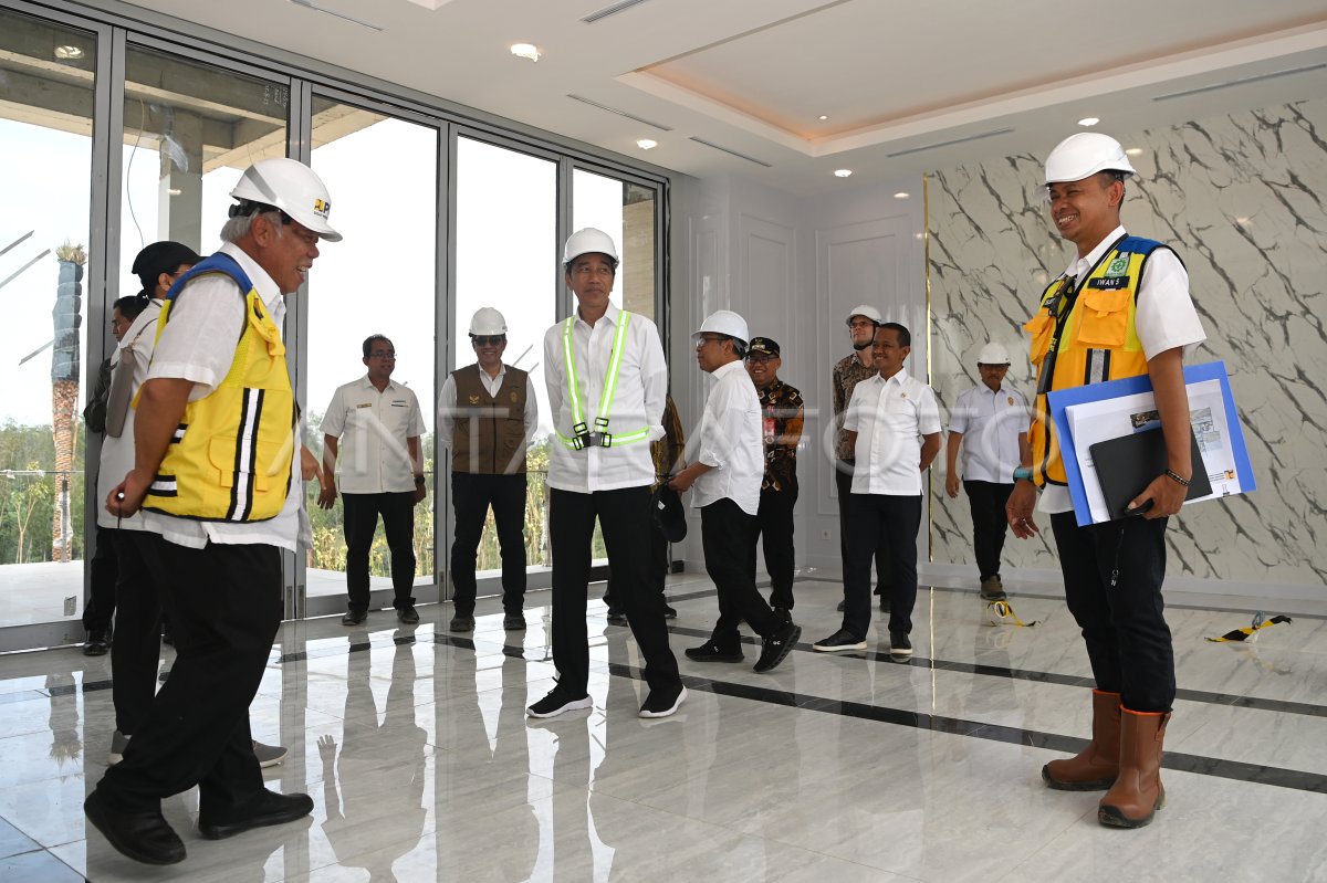 Presiden Jokowi meninjau rumah tapak menteri